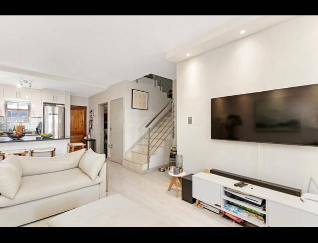 2 BEDROOM APARTMENT FOR SALE IN SEA POINT